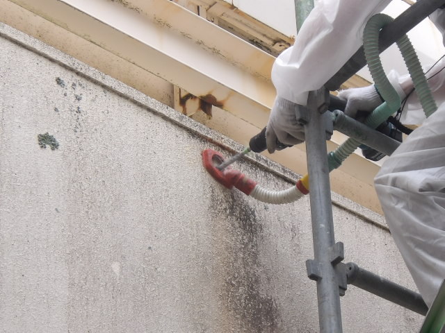外壁ドリリング作業 S県I市内　某施設にて